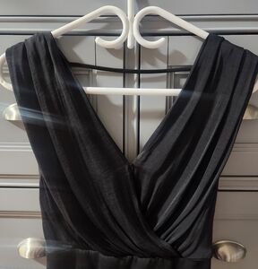 Dynamite Black Sleeveless V-Neck Sheath Top